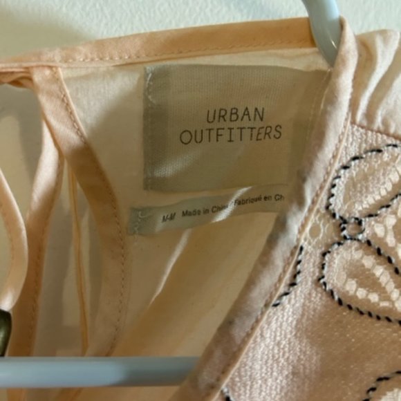 Urban Outfitters light pink crochet peplum tank with tie in back, Size M - Picture 4 of 4